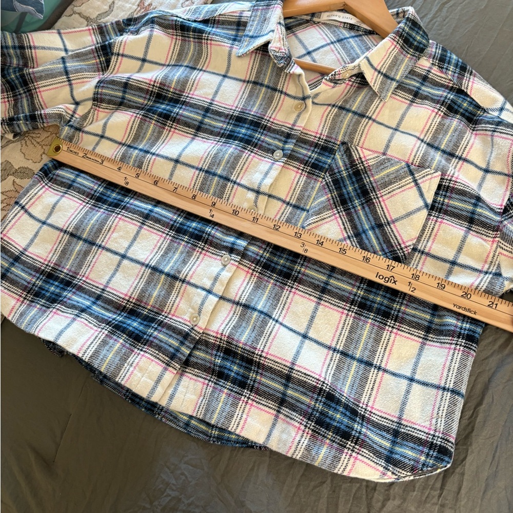 Altar’d State Oakley Cotton Cropped Flannel Shirt Jacket. Size Small. - Picture 6 of 9